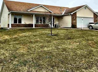8704 Crosier Ln, Fort Wayne, IN 46825