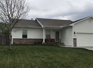 1114 N Longview Dr, Valley Center, KS 67147