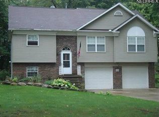 1221 Kingston Rd, Uniontown, OH 44685