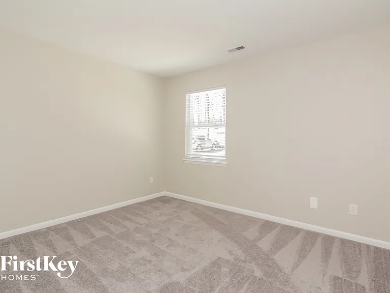 712 Pennwood Ln — Photo 9