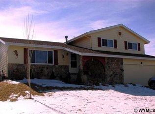 1107 N Fork Dr, Douglas, WY 82633