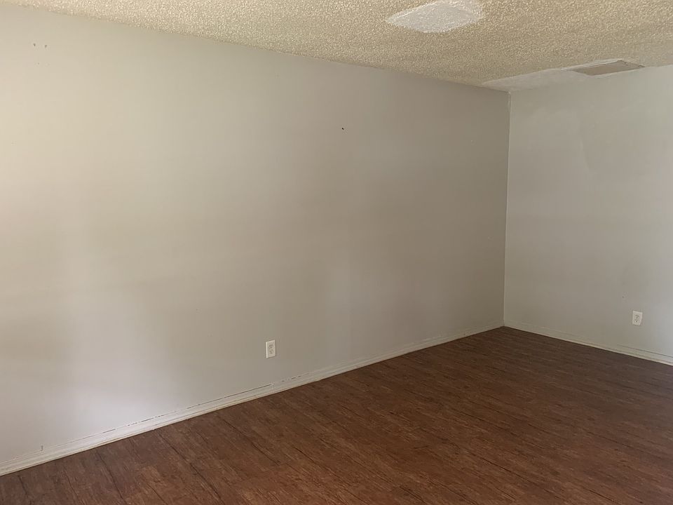 1st image of 706 6th Ave NE