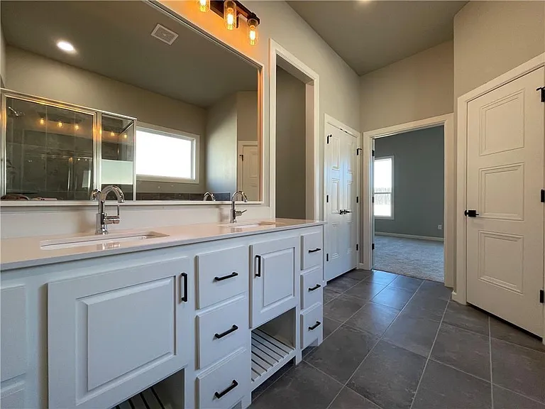 15809 Capri Ln — Photo 17