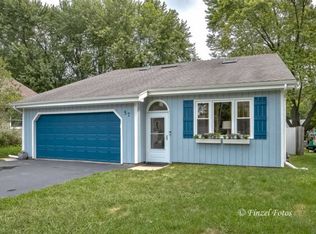 57 Holly Dr, Crystal Lake, IL 60014