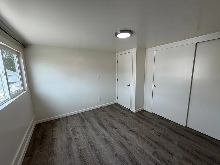 2048 S Beretania St — Photo 11