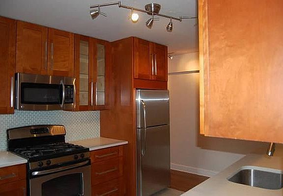 3rd image of 530 W 230th St #4A