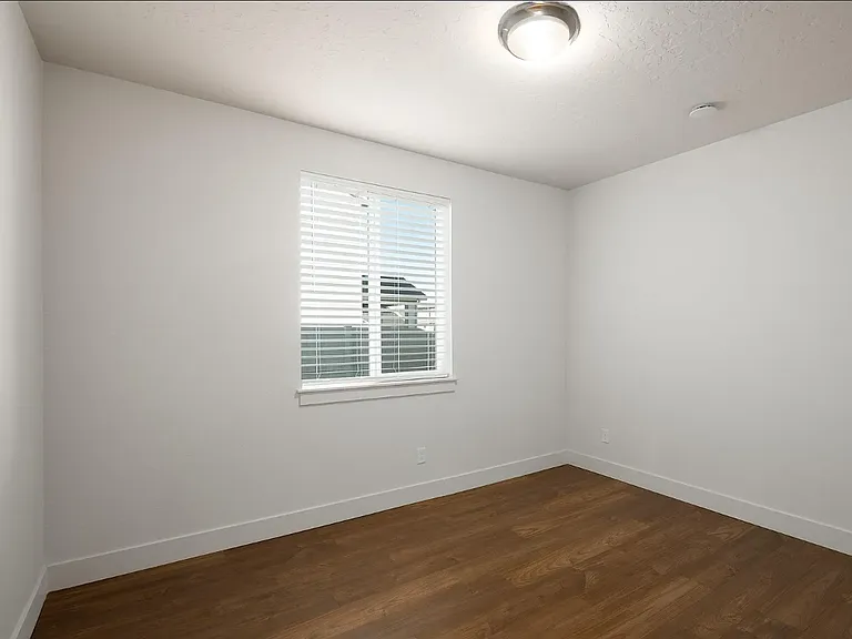 5368 S Snowden Ave — Photo 15