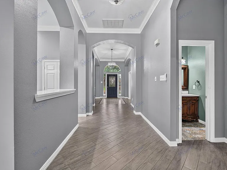 608 Walnut Hollow Dr — Photo 2