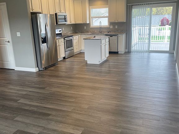 4th image of 504 Wild Oats Dr