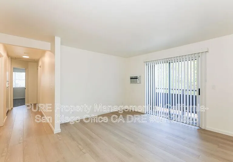 701 Ash Ln #202 — Photo 6