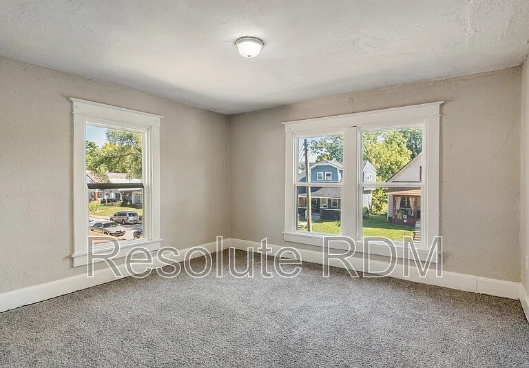 1314 N Dearborn St — Photo 14
