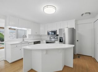 17919 Comstock Rd, Wayzata, MN 55391