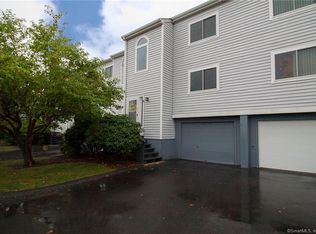 39 Woodbridge Ln #39, Cromwell, CT 06416