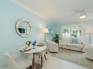 950 7th Ave S APT 15, Naples, FL 34102