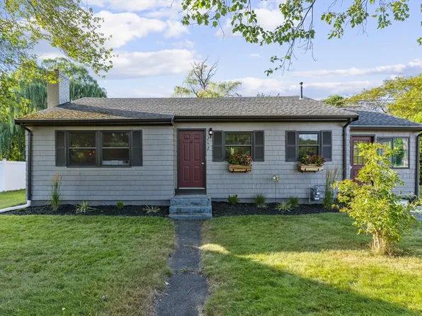262 Main St, Rowley, MA 01969