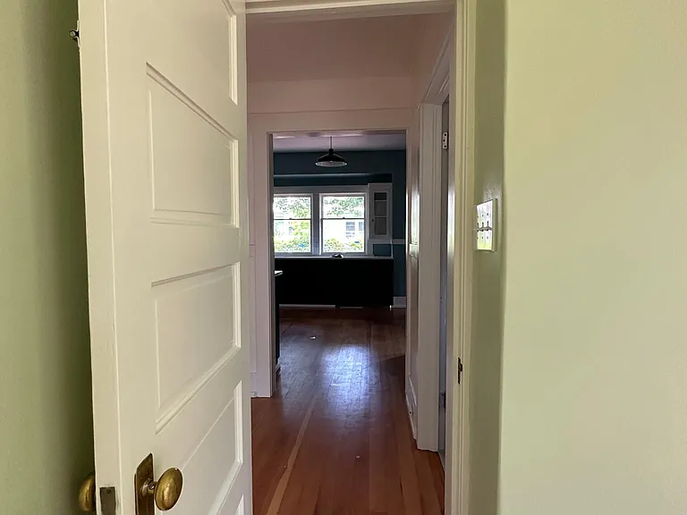 903 E 32nd Ave — Photo 10