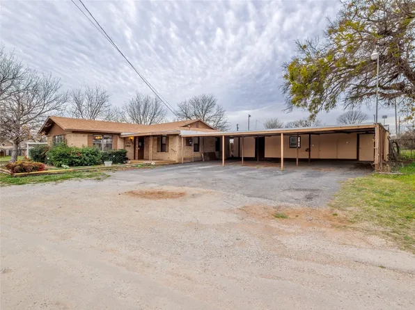 220 Avolyn Dr, Brownwood, TX 76801