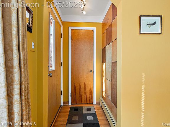 3rd image of 2288 Franklin Rd