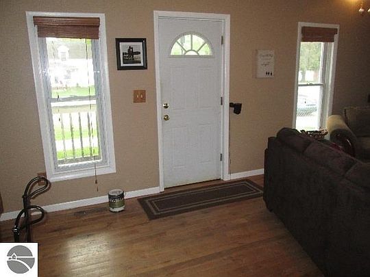 3rd image of 331 N 5th St
