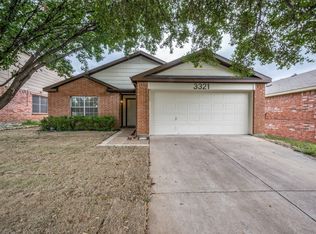 3321 Bent Creek Dr, Denton, TX 76210