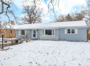 3117 Highcrest Rd, Rockford, IL 61107