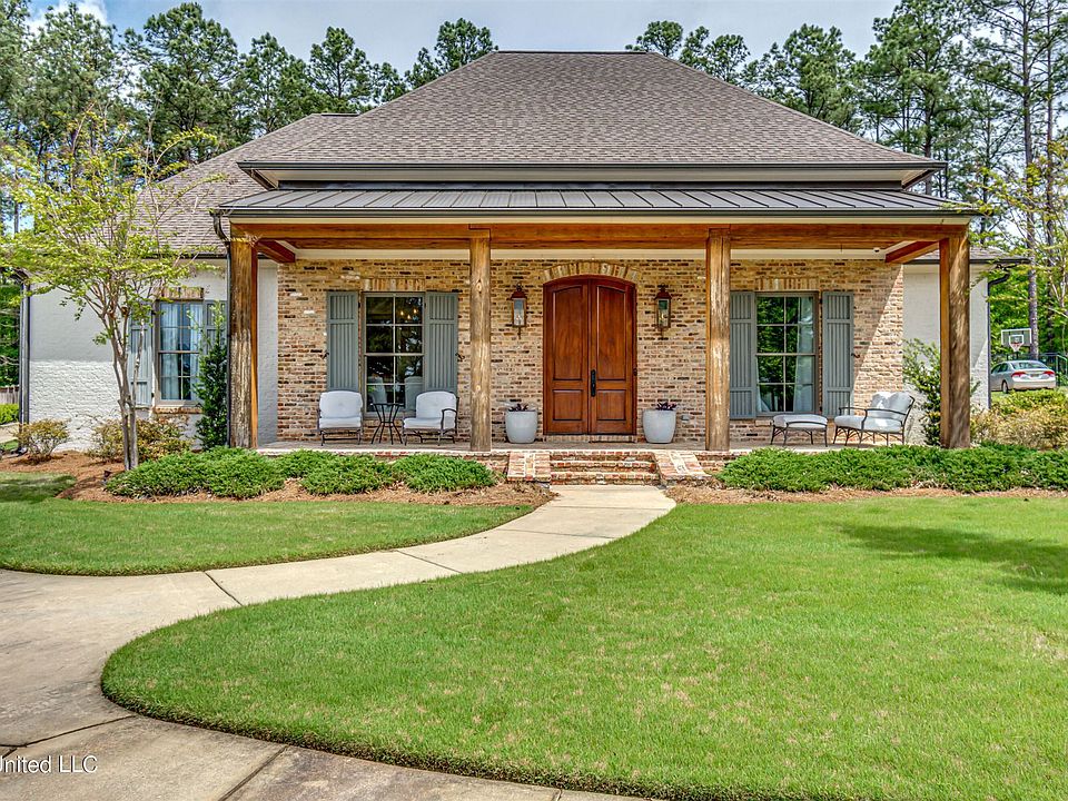 1st image of 90 Cedar Woods Dr