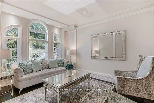 18 Newton Dr — Photo 4