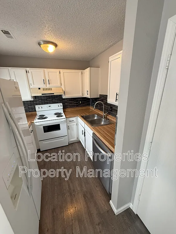 3 bed, 2.0 bath, 972 sqft, $1,500 — Photo 4