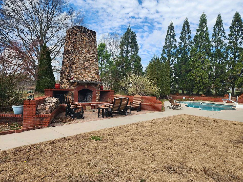 2nd image of 655 County Road 1859