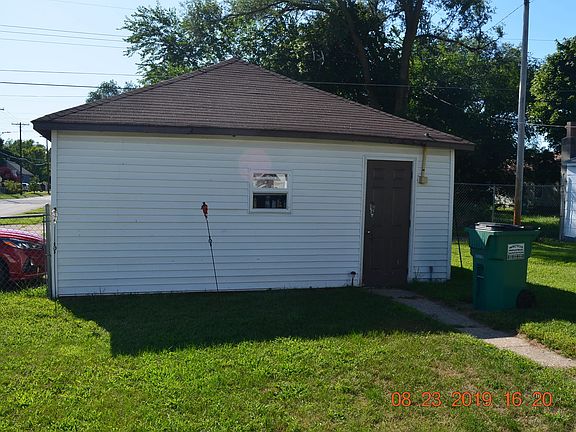 5th image of 994 Columbus Ave