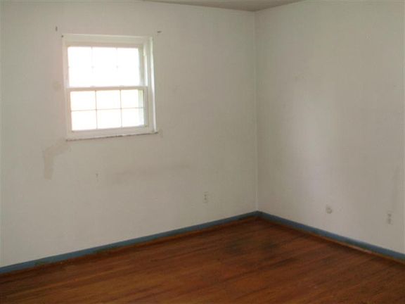 4th image of 9361 Sheralee Ln