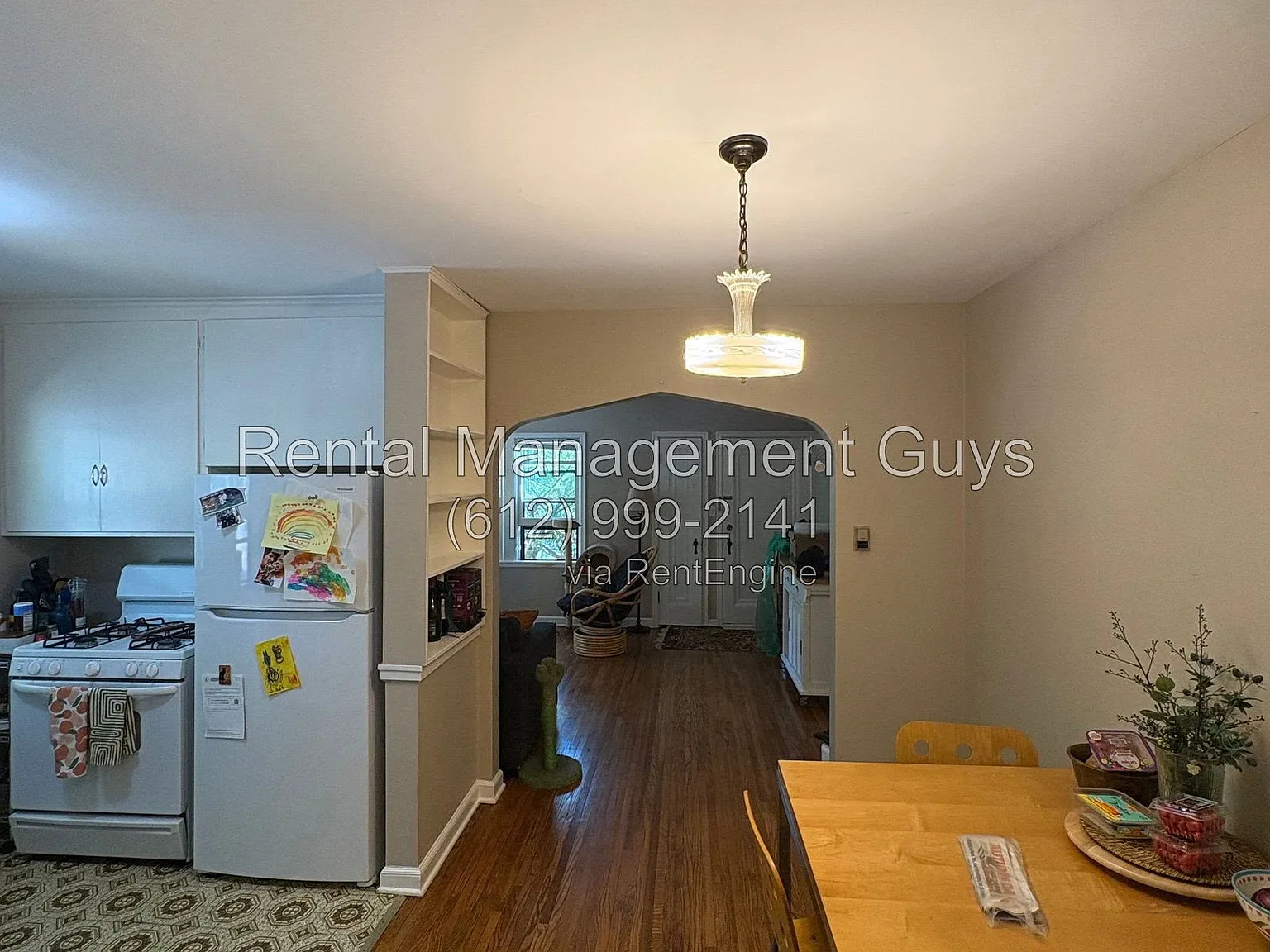 3 bed, 1.0 bath, 1231 sqft, $1,900 — Photo 3