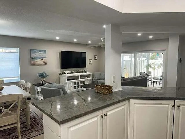 237 Seabreeze Cir — Photo 9