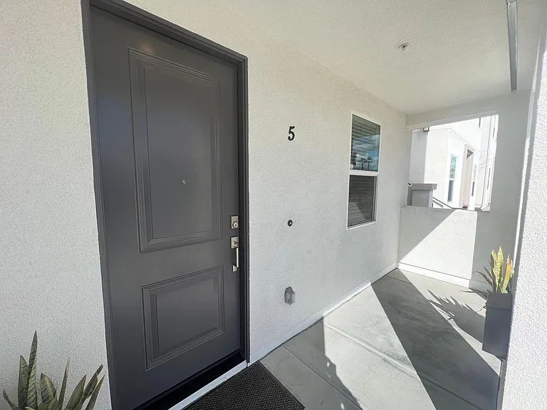 2034 Luzon Ln #5 — Photo 3