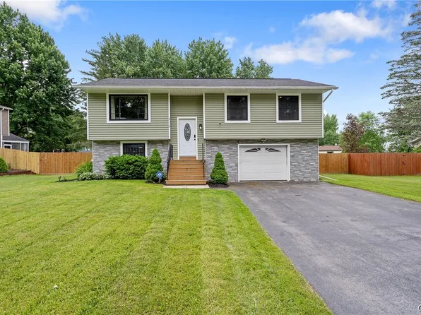 4110 Balboa Dr, Liverpool, NY 13090