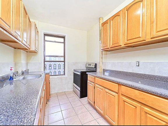 3rd image of 501 W 135th St APT 12