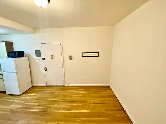 Rented by Hirsch Enterprises Incorporated | media 18