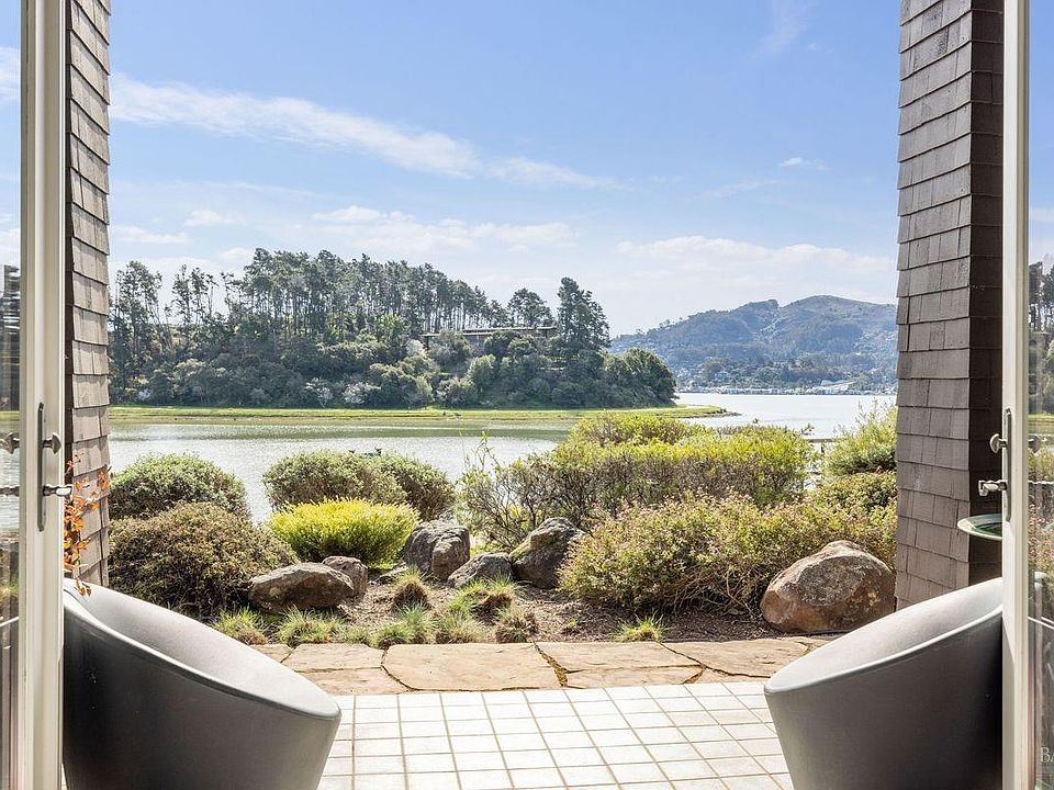 1st image of 85 De Silva Island Drive