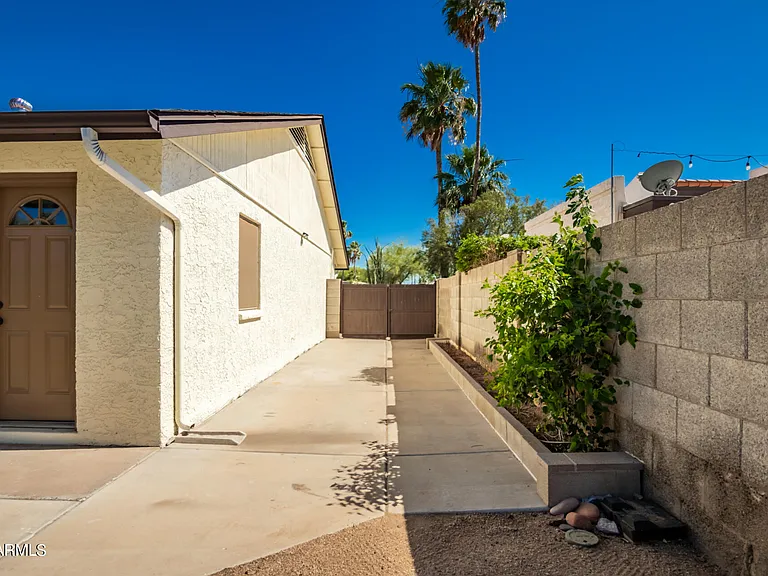 4912 E Friess Dr — Photo 32