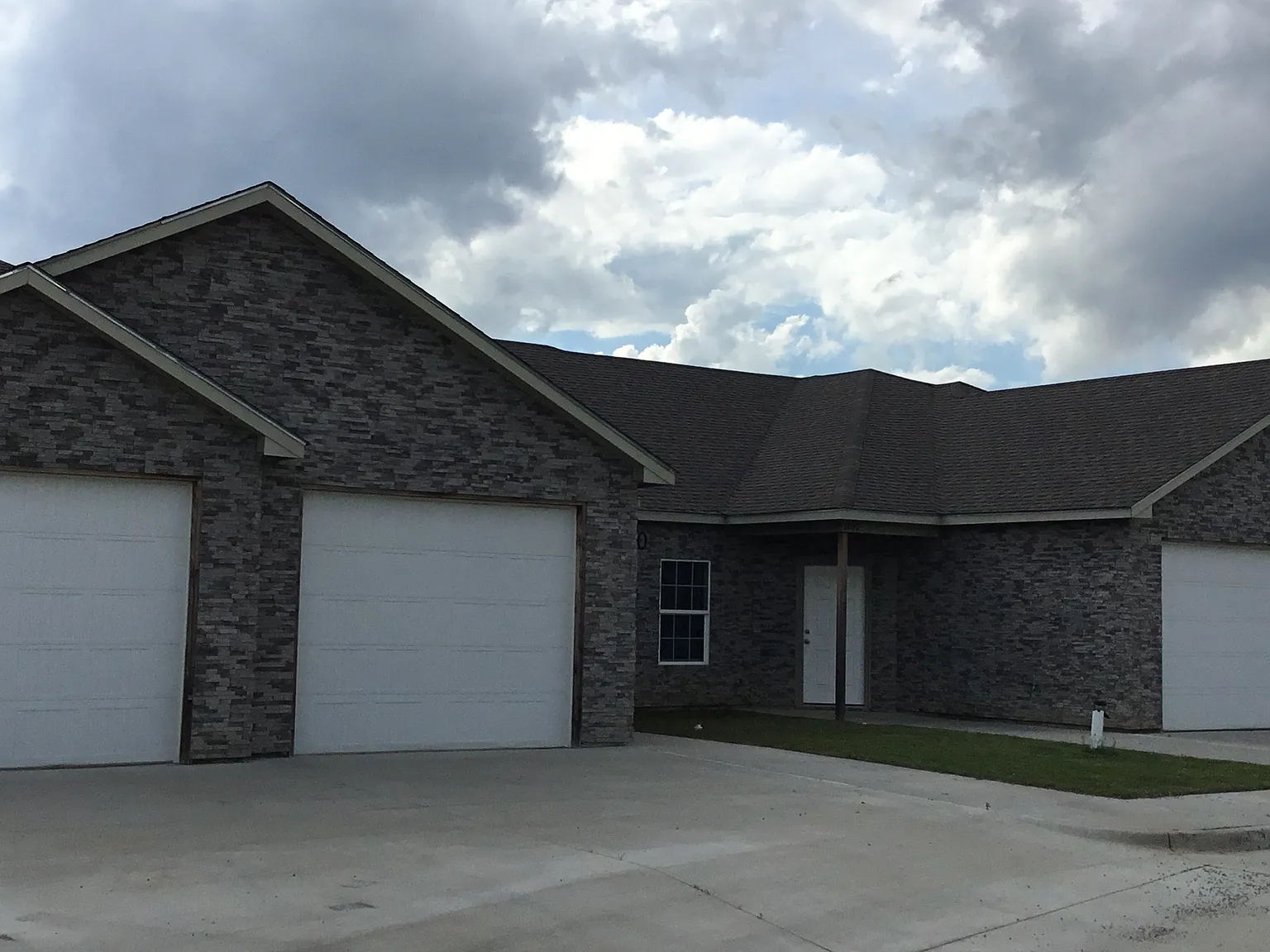 New 3 Bedroom 2 Bedroom — Photo 2
