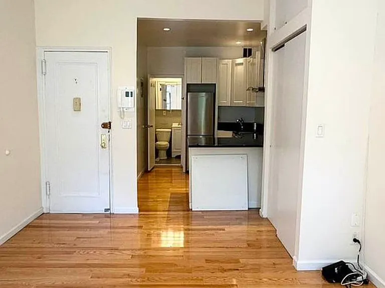 417 E 82nd St #2D — Photo 6