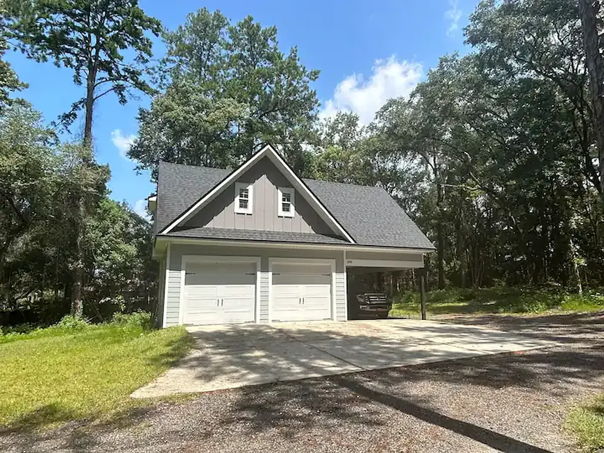 Building Photo - 2402 Radford Farm Rd