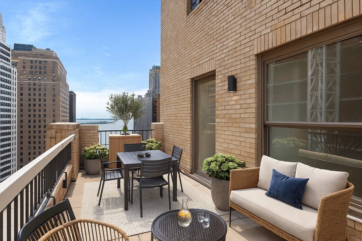 88 Greenwich Street #1504 in Financial District, Manhattan