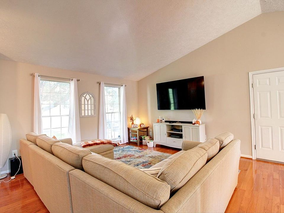 1st image of 6219 Rainier Dr
