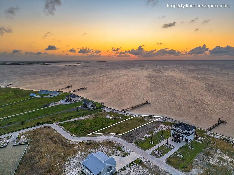 1st image of 8 Tradewinds Cir