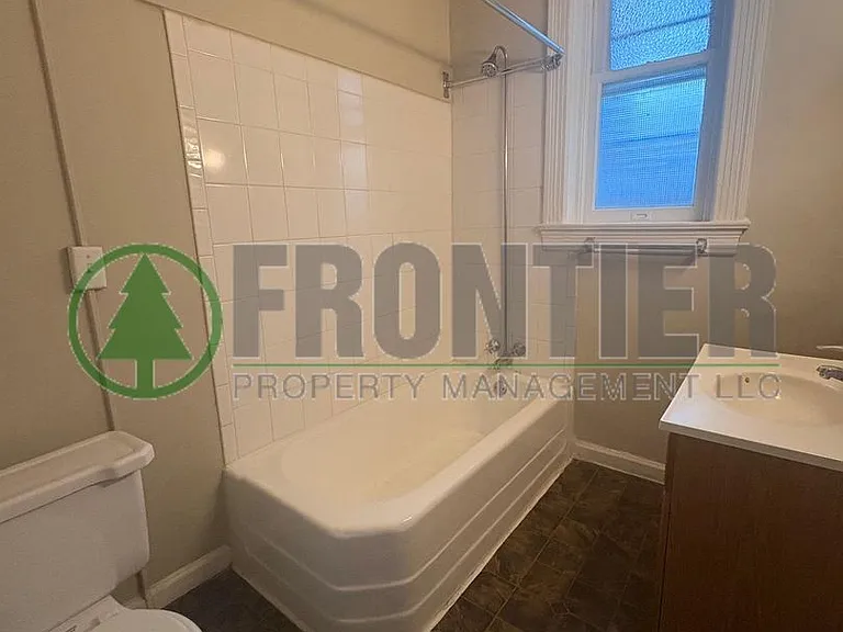 2826 Nebraska Ave — Photo 6