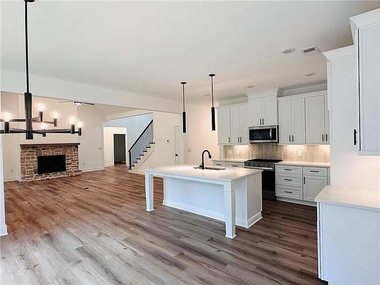 6312 Woodstock Rd — Photo 14