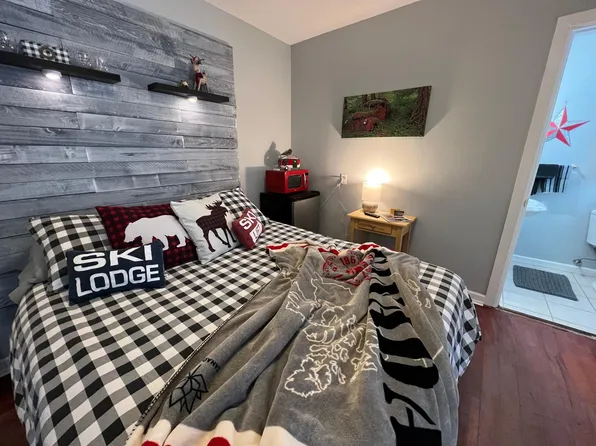 21210 Dove Ln #2, Bend, OR 97702