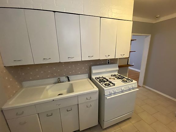2nd image of 3934 N Keeler Ave APT 3B