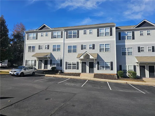 128 University Village Dr APT C, Central, SC 29630